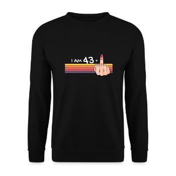 Ich bin 43 + 1 Mittelfinger-Shirt Ich bin 43 plus, - Unisex Pullover - Schwarz - Vorne - Alina (178cm) & Michal (187cm)