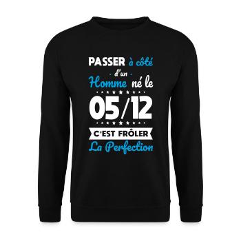 Anniversaire - Né le 5 Décembre Frôler perfection - Sweat-shirt Unisexe - noir - Devant - Alina (178cm) & Michal (187cm)