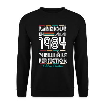 40-jähriges Jubiläum - Hergestellt im Mai 1984 - Unisex Pullover - Schwarz - Vorne - Alina (178cm) & Michal (187cm)