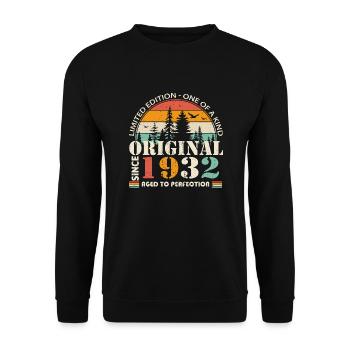 1932: Vintage Legend for the 92nd Birthday - Unisex Sweatshirt - black - Front - Alina (178cm) & Michal (187cm)
