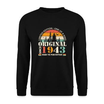 1943: Vintage Legend for the 81st Birthday - Unisex Sweatshirt - black - Front - Alina (178cm) & Michal (187cm)