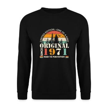 1971: Vintage Legend for the 53rd Anniversary - Unisex Sweatshirt - black - Front - Alina (178cm) & Michal (187cm)