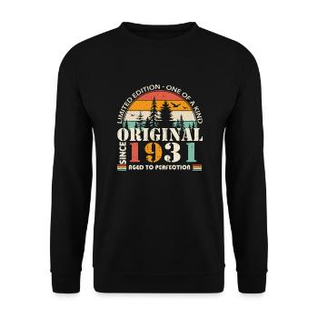 1931: Vintage Legend for the 93rd Anniversary - Unisex Sweatshirt - black - Front - Alina (178cm) & Michal (187cm)