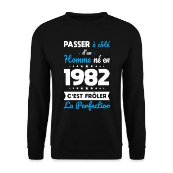 Anniversaire 40 ans - Né en 1982 Perfection - Sweat-shirt Unisexe - noir - Devant - Alina (178cm) & Michal (187cm)