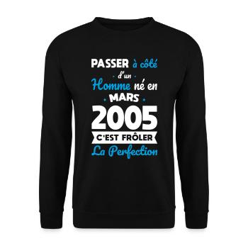 Anniversaire 20 ans - Né en Mars 2005 - Sweat-shirt Unisexe - noir - Devant - Alina (178cm) & Michal (187cm)