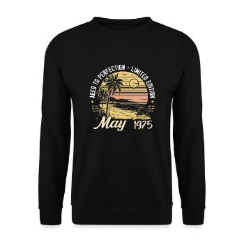 Legendary since May 1975, May 1975 - Unisex Sweatshirt - black - Front - Alina (178cm) & Michal (187cm)