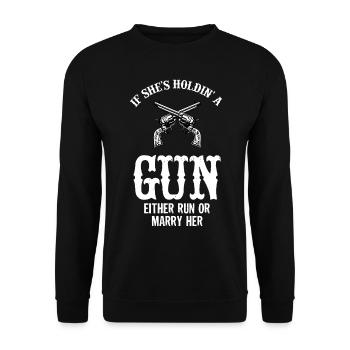 Waffe Pistole Gewehr Frau - Rennen oder Heiraten - Unisex Pullover - Schwarz - Vorne - Alina (178cm) & Michal (187cm)