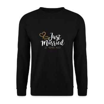 T-shirt Just Married 25 Years Ago Look partenaire - Sweat-shirt Unisexe - noir - Devant - Alina (178cm) & Michal (187cm)