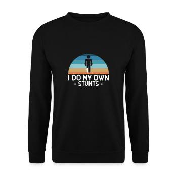 I Do My Own Stunts T-Shirt Beinbruch - Unisex Pullover - Schwarz - Vorne - Alina (178cm) & Michal (187cm)