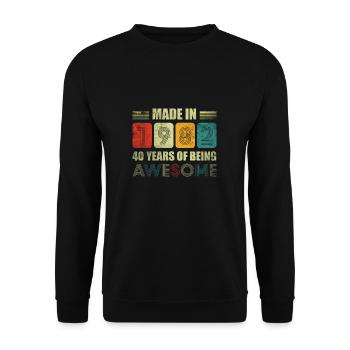 Made In 1982 40 Years Of Being Awesome - Unisex Sweatshirt - black - Front - Alina (178cm) & Michal (187cm)