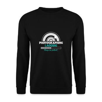 Photographier le cadeau de chemise de chargement - Sweat-shirt Unisexe - noir - Devant - Alina (178cm) & Michal (187cm)