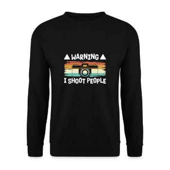 Warning I Shoot People Shirt Geschenk - Unisex Pullover - Schwarz - Vorne - Alina (178cm) & Michal (187cm)