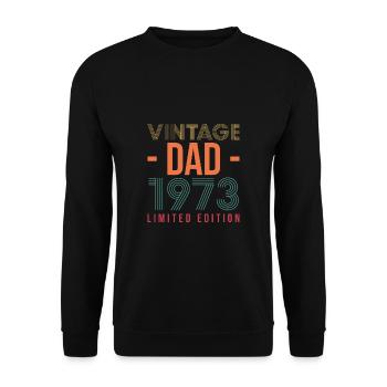 Vintage Dad 1973 Shirt Gift - Unisex Sweatshirt - black - Front - Alina (178cm) & Michal (187cm)