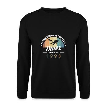 Never Understimate A Diver Born In 1993 - Unisex Sweatshirt - black - Front - Alina (178cm) & Michal (187cm)