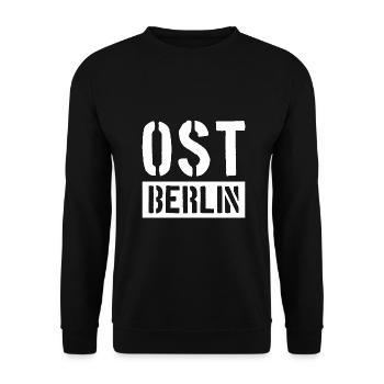 OSTBERLIN BER OST BERLIN - Unisex Pullover - Schwarz - Vorne - Alina (178cm) & Michal (187cm)