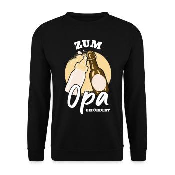Opa 2024 in Bearbeitung Befördert zum Opa - Unisex Pullover - Schwarz - Vorne - Alina (178cm) & Michal (187cm)