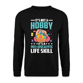 Stricken ist eine Lebenseinstellung - Unisex Pullover - Schwarz - Vorne - Alina (178cm) & Michal (187cm)