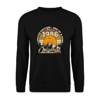 Hergestellt im Jahr 1986 Retro 1986 Geburtstagsgeschenk - Unisex Pullover - Schwarz - Vorne - Alina (178cm) & Michal (187cm)
