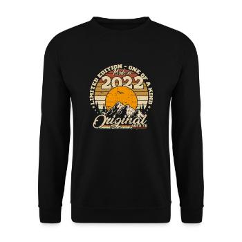 Hergestellt im Jahr 2022 Retro 2022 Jubiläumsgeschenk 2022 - Unisex Pullover - Schwarz - Vorne - Alina (178cm) & Michal (187cm)