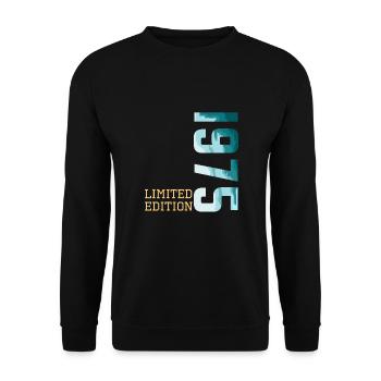 1975 Limited Edition - Unisex Pullover - Schwarz - Vorne - Alina (178cm) & Michal (187cm)