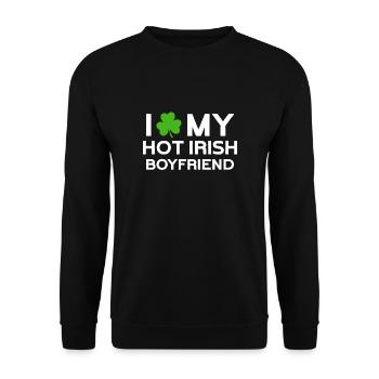I Love My Hot Irish Boyfriend - Unisex Pullover - Schwarz - Vorne - Alina (178cm) & Michal (187cm)