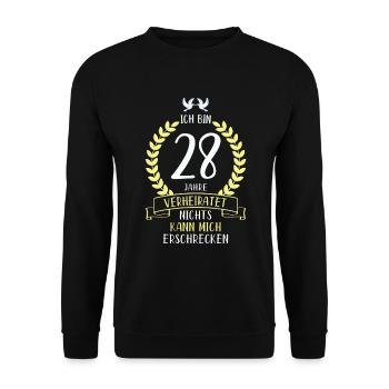 28 Jahre Verheiratet Nelkenhochzeit Geschenk - Unisex Pullover - Schwarz - Vorne - Alina (178cm) & Michal (187cm)