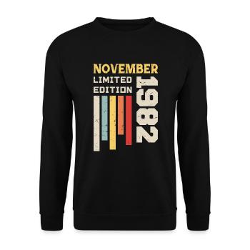 November 1982 Birthday Gift - November 1982 - Unisex Sweatshirt - black - Front - Alina (178cm) & Michal (187cm)