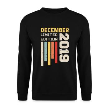 December 2019 - Birthday Gift December 2019 - Unisex Sweatshirt - black - Front - Alina (178cm) & Michal (187cm)