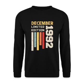 December 1992 - December 1992 Birthday Gift - Unisex Sweatshirt - black - Front - Alina (178cm) & Michal (187cm)