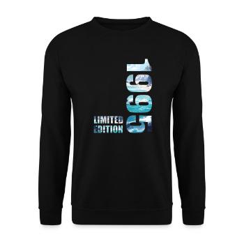 1995 Limited Edition T-Shirt Geburtstags Idee - Unisex Pullover - Schwarz - Vorne - Alina (178cm) & Michal (187cm)