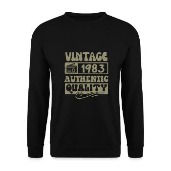 Authentisch 1983 Jahrgang 1983 - Jahrgang 1983 Retro - Unisex Pullover - Schwarz - Vorne - Alina (178cm) & Michal (187cm)
