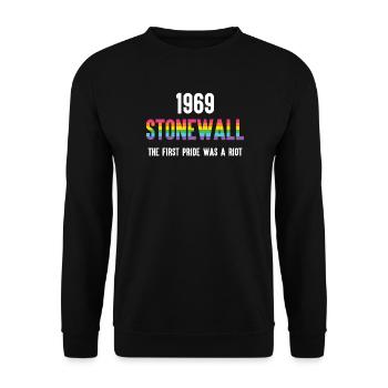 Stonewall 1969 - Der erste Stolz war ein Aufstand - Unisex Pullover - Schwarz - Vorne - Alina (178cm) & Michal (187cm)