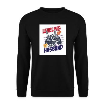 Funny leveling upto husband shirt |New Husband | - Unisex Pullover - Schwarz - Vorne - Alina (178cm) & Michal (187cm)