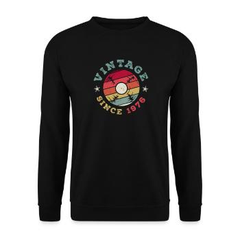 Vintage 1976 - Unisex Pullover - Schwarz - Vorne - Alina (178cm) & Michal (187cm)