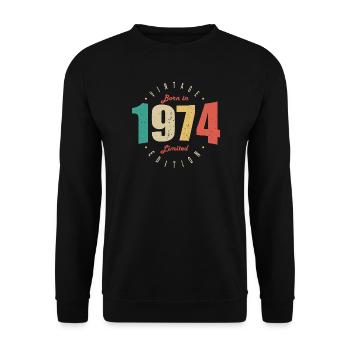 1974 Vintage Anniversaire Rétro Cadeau 1974 - Sweat-shirt Unisexe - noir - Devant - Alina (178cm) & Michal (187cm)