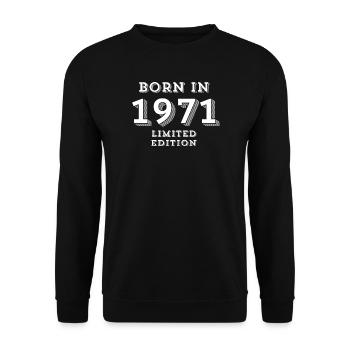 1971, year of birth, born in 1971 - Unisex Sweatshirt - black - Front - Alina (178cm) & Michal (187cm)