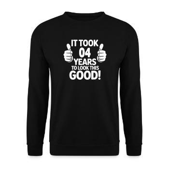 Célébration de quatre ans d’accomplissement - Sweat-shirt Unisexe - noir - Devant - Alina (178cm) & Michal (187cm)