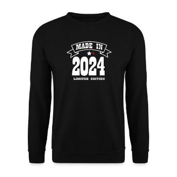 Limitierte Auflage Hergestellt im Jahr 2024 BLAU WEISS ROT - Unisex Pullover - Schwarz - Vorne - Alina (178cm) & Michal (187cm)