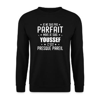 Youssef: authentisch, unvollkommen, oben, Perfektion - Unisex Pullover - Schwarz - Vorne - Alina (178cm) & Michal (187cm)
