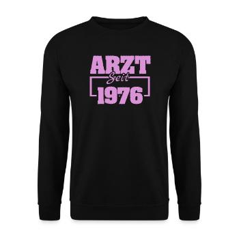 Dermatologe 1976 - Unisex Pullover - Schwarz - Vorne - Alina (178cm) & Michal (187cm)