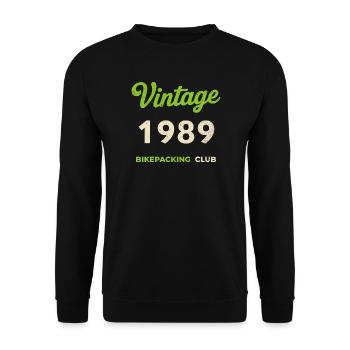 Vintage 1989 – Bikepacking Club Retro Birth Year - Unisex Sweatshirt - black - Front - Alina (178cm) & Michal (187cm)