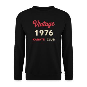 Vintage 1976 – Karate Club Retro Geburtsjahr - Unisex Pullover - Schwarz - Vorne - Alina (178cm) & Michal (187cm)