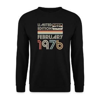 Best of February 1976 Kassette | Limited Edition - Unisex Pullover - Schwarz - Vorne - Alina (178cm) & Michal (187cm)