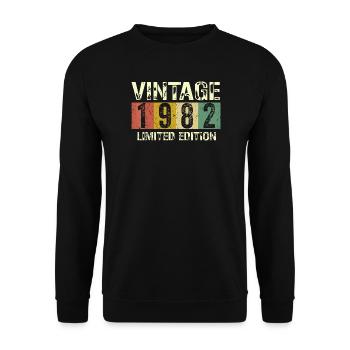 Vintage 1982 Limited Edition - Unisex Sweatshirt - black - Front - Alina (178cm) & Michal (187cm)