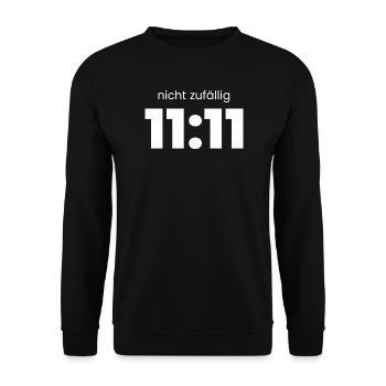 11:11 Nicht zufällig – Cosmic Timing Shirt - Unisex Pullover - Schwarz - Vorne - Alina (178cm) & Michal (187cm)