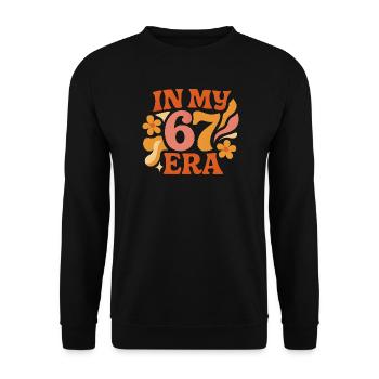 In My 67 Era Italian Brainrot Humor Geburtstag - Unisex Pullover - Schwarz - Vorne - Alina (178cm) & Michal (187cm)