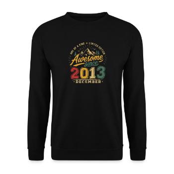 Vintage Décembre 2013 Rétro Cadeau Anniversaire - Sweat-shirt Unisexe - noir - Devant - Alina (178cm) & Michal (187cm)