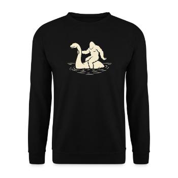 Sasquatch reitet Loch Ness Monster – Kryptid - Unisex Pullover - Schwarz - Vorne - Alina (178cm) & Michal (187cm)