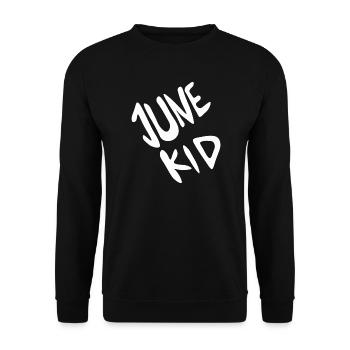 Juni Kind Handlettering Schriftzug - Unisex Pullover - Schwarz - Vorne - Alina (178cm) & Michal (187cm)