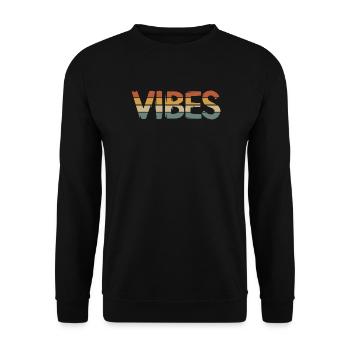 Retro Vibes – Vintage Style Schriftzug mit Spiegel - Unisex Pullover - Schwarz - Vorne - Alina (178cm) & Michal (187cm)
